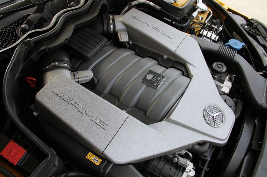  Mercedes-Benz C63 AMG Coupe Black Series 2012 года  (фото 25 из 66)